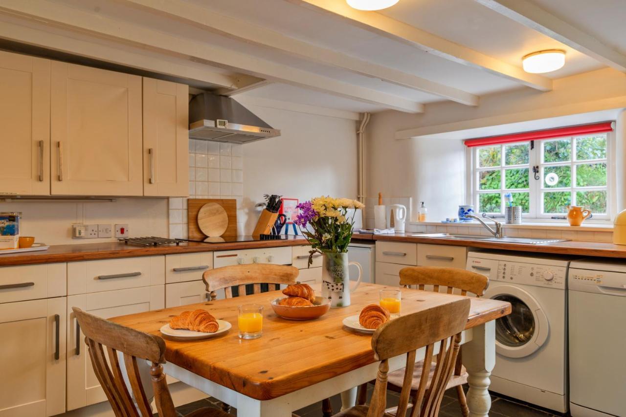 Finest Retreats - Forge Cottage Padstow Bagian luar foto
