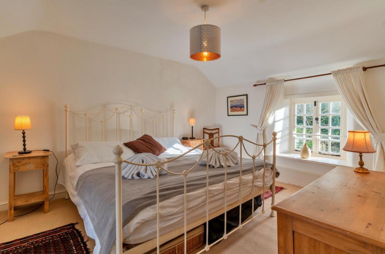 Finest Retreats - Forge Cottage Padstow Bagian luar foto