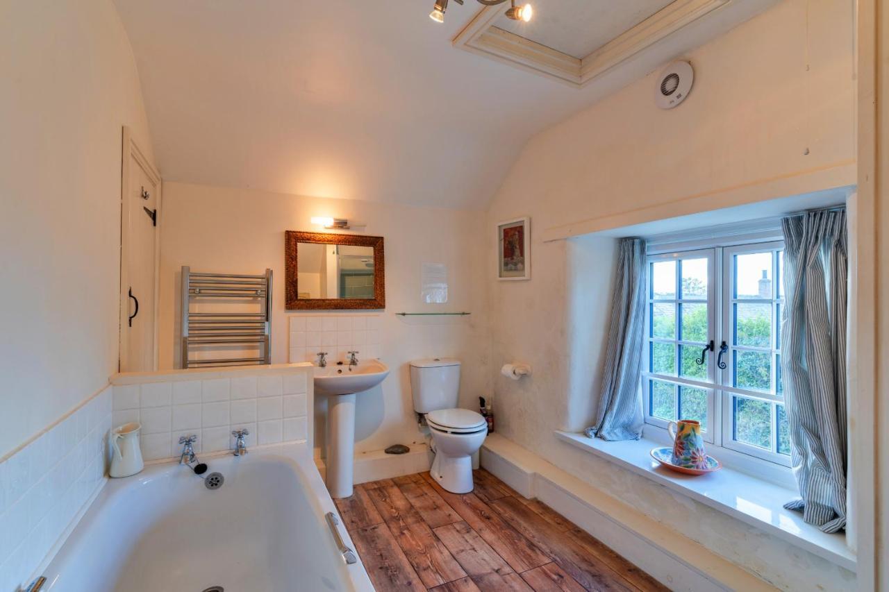 Finest Retreats - Forge Cottage Padstow Bagian luar foto