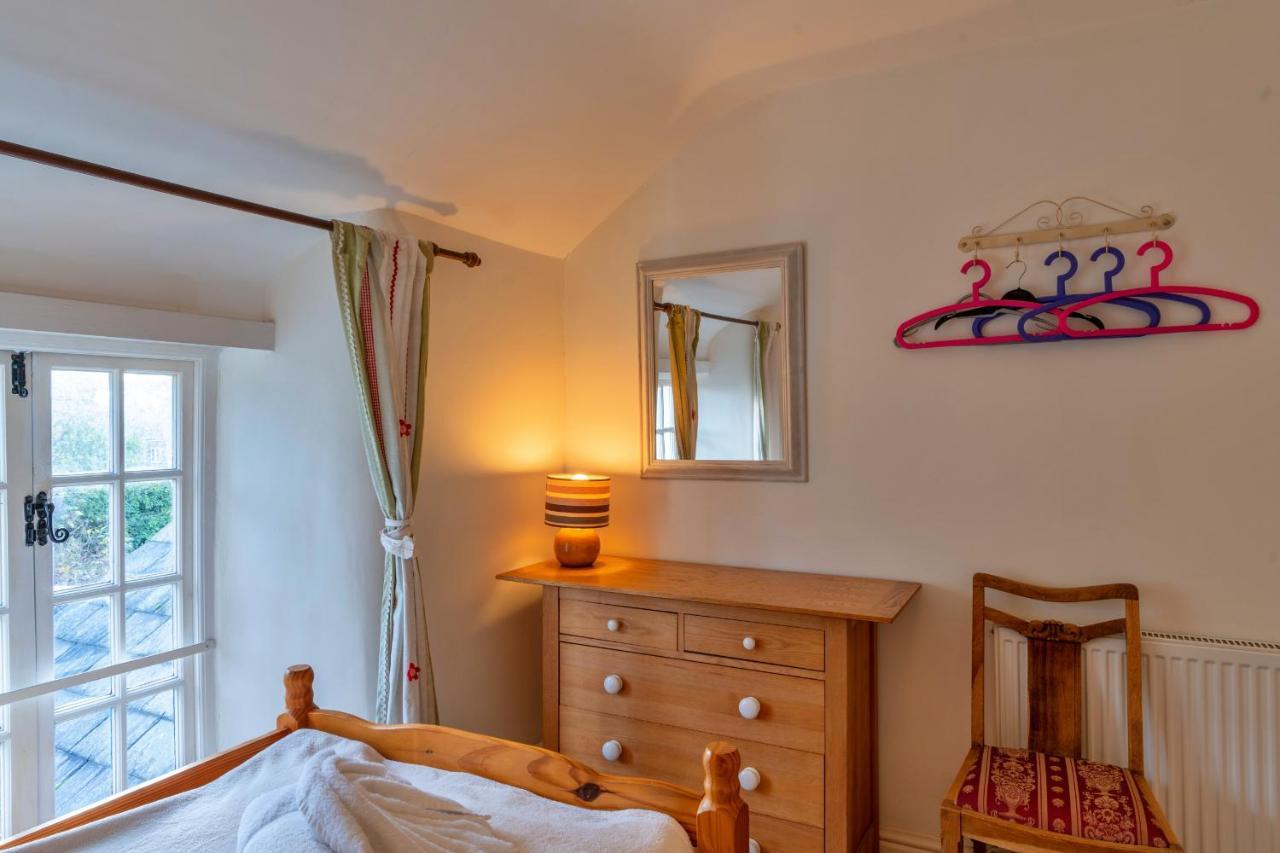 Finest Retreats - Forge Cottage Padstow Bagian luar foto
