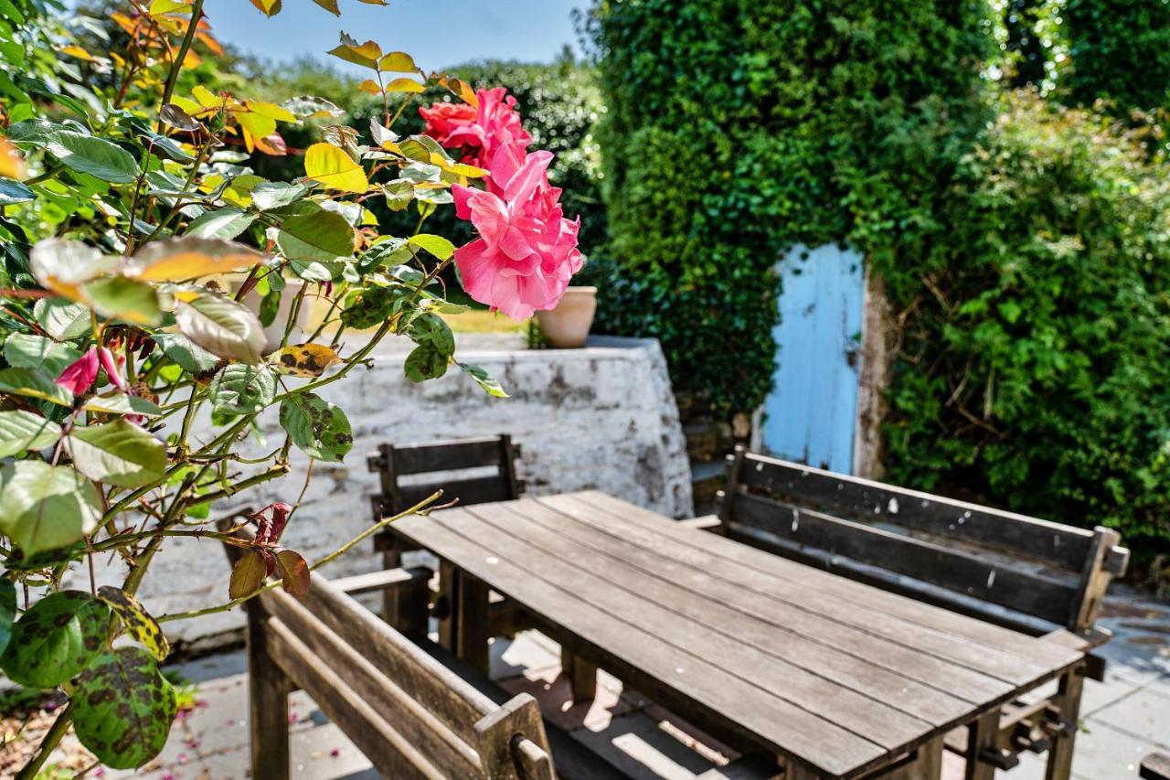Finest Retreats - Forge Cottage Padstow Bagian luar foto