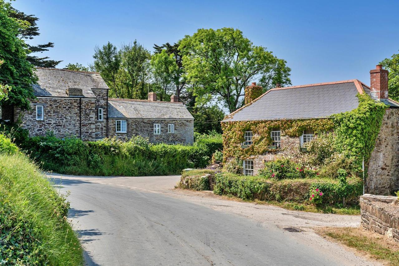 Finest Retreats - Forge Cottage Padstow Bagian luar foto